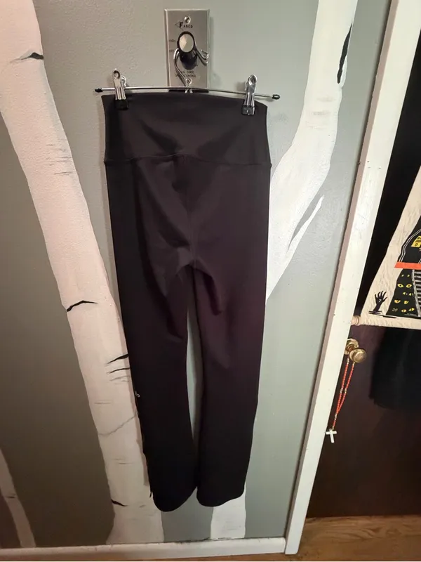 Alo Yoga High -Waist Black Flared Leg Snap up pants - Image 9