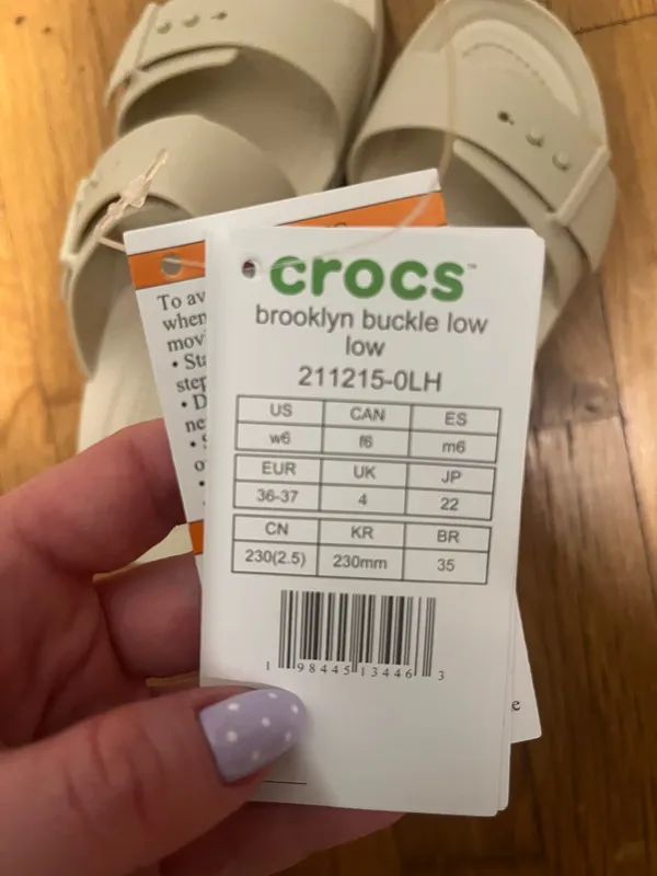 Crocs Brooklyn Buckle Low Low - Image 3