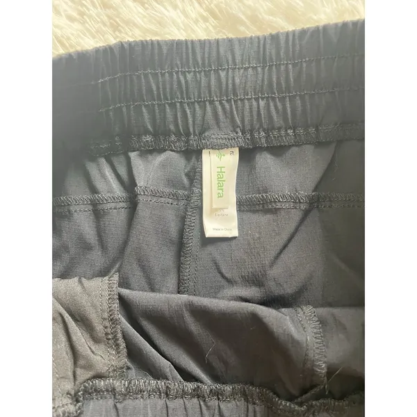 Halara Athletic Hiking Shorts Women XL Black Zipper Pockets Nylon Stretch - Image 5