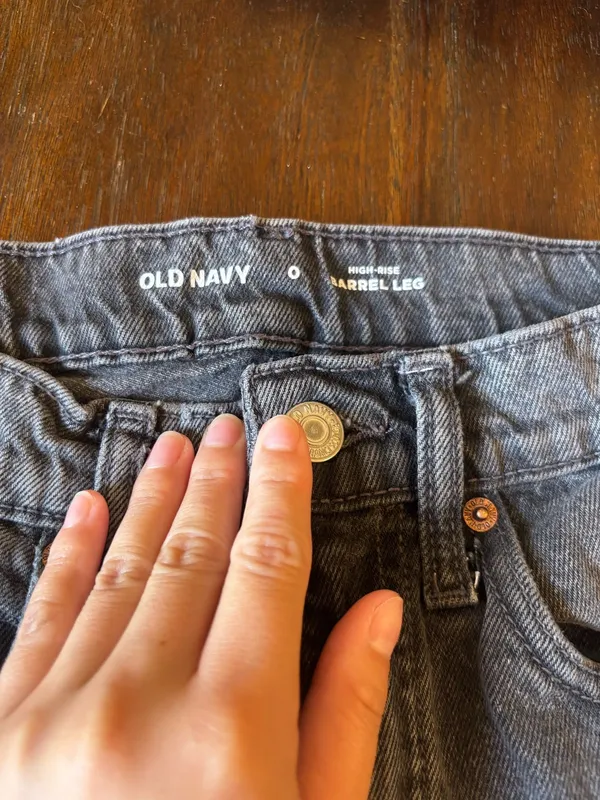 Old Navy Barrel Jeans - Image 3
