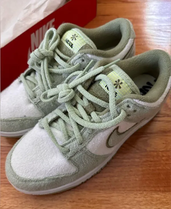 Nike dunk low SE fleece pack sneakers in honeydew - Image 4