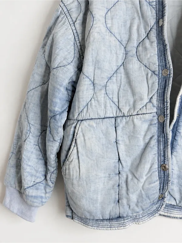 Kensie Jeans Quilted Denim Bomber Jacket Light Acid Wash Chambray Size M - Image 5