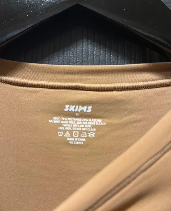 SKIMS Bodysuit Fits Everybody Long Sleeve - Image 2