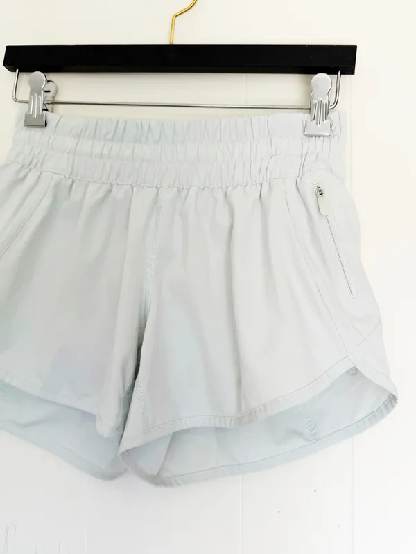 LULULEMON Tracker Short V 4” in Island Mist Size 6 - Image 5