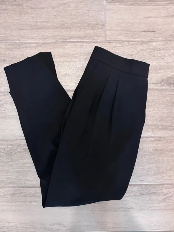 Aritzia Babaton Black Cohen Pleat Front Pants size 8 - Image 6