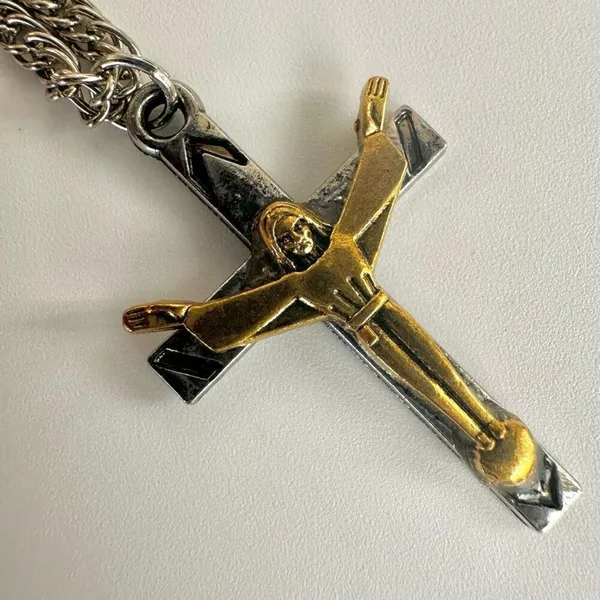 Silver gold tone cross pendant necklace - Image 4
