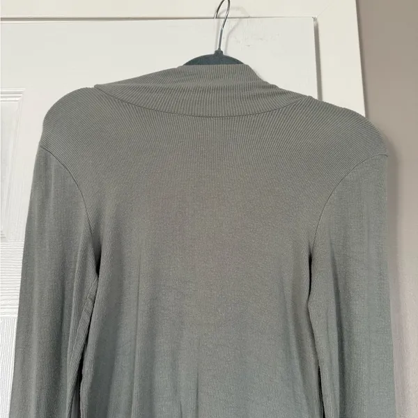 Aritzia Wilfred Grey Thermal Layering Mock Neck Sweater - Image 2