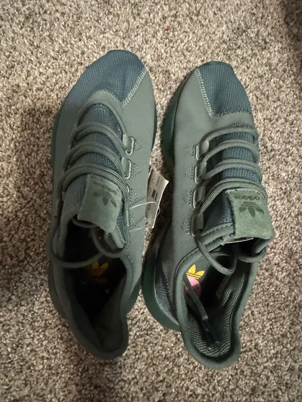 Adidas Shoes Tennis boys 5.5 - Image 11