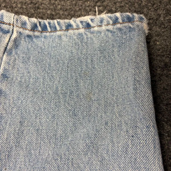 Vintage Levis 550 Relaxed Fit Tapered Leg Jeans Light Wash 12 MIS 15551-4892 - Image 5