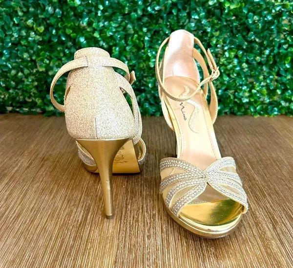 Mina Women’s Size 9 Chic Gold Heels – New with Minor Scuffs from Try-On Formal - Image 4