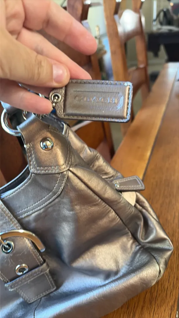 2011 Coach SoHo Lynn Hobo Bag.  - Image 3