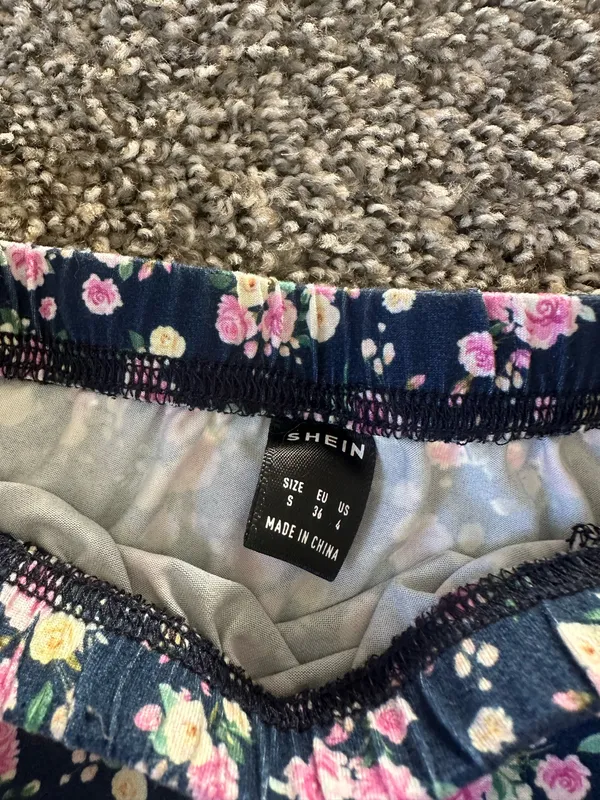 Shein Floral Skirt Mini - Image 2