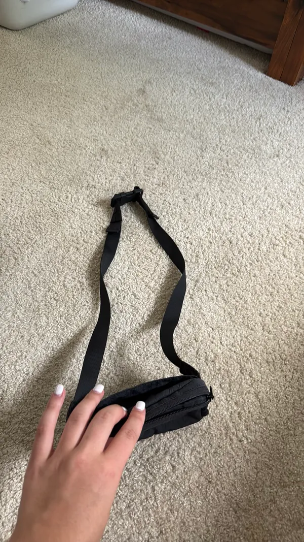 Lululemon Fanny Pack Crossbody black - Image 3