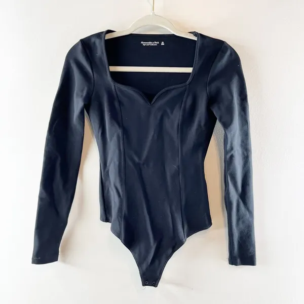 Abercrombie Soft AF Long Sleeve Sweethart Neckline Bodysuit Black XS - Image 2