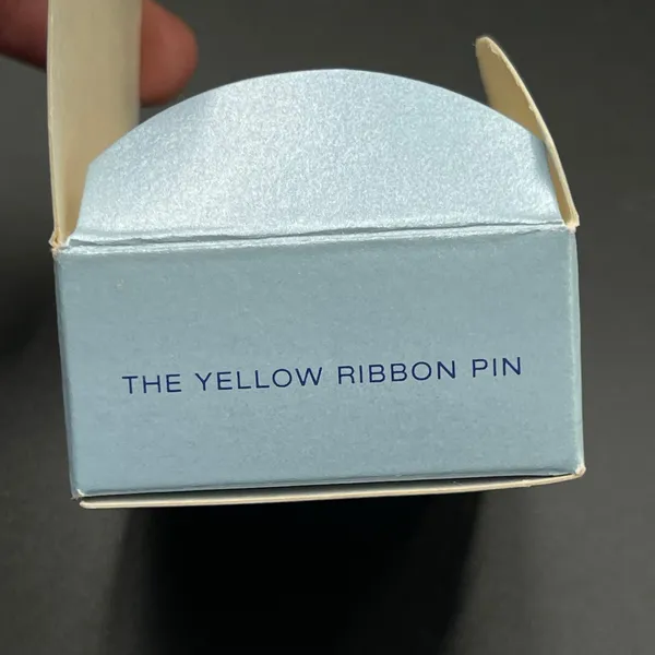 Avon Vintage 2003 The Yellow Ribbon Pin Includes Original Box - Image 5