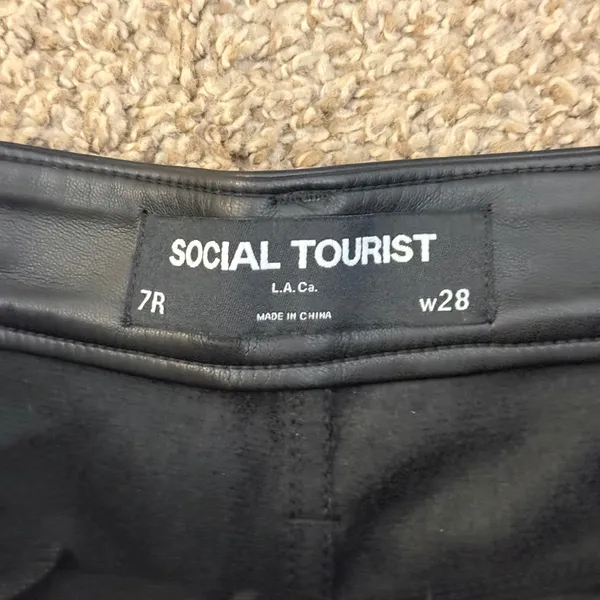 Social Tourist Ultra High Rise Baggy Faux Leather Pants Womens 7R W28 Black - Image 9