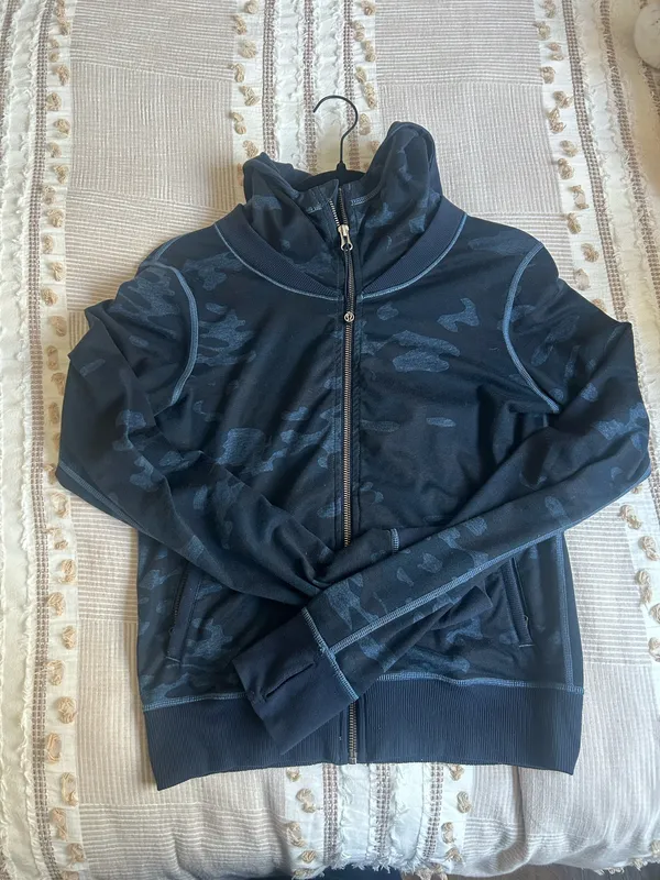Lululemon Navy Camo Jacket - Image 2