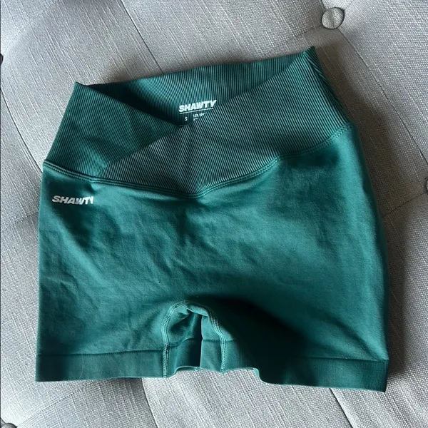 SWT Shawty V-SCRUNCH SEAMLESS SHORTS Size Small - Image 4