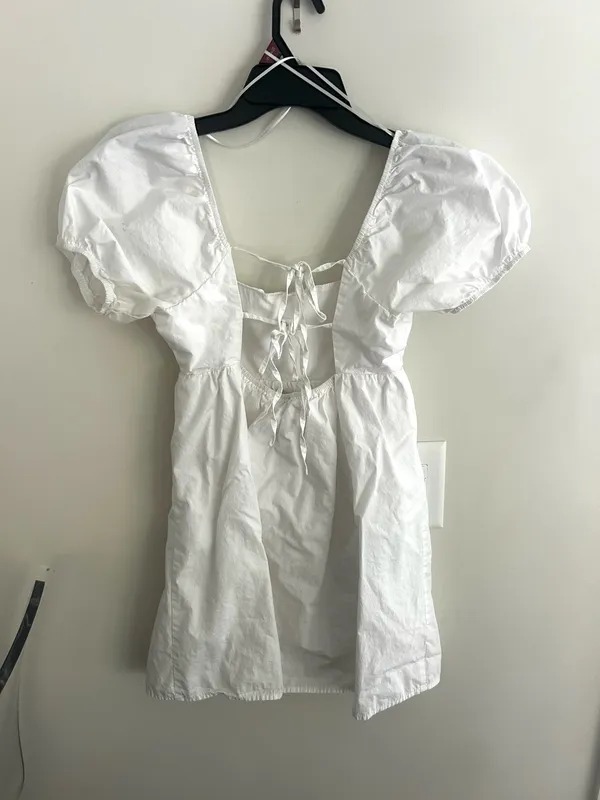 White puff sleeve tie back dress - Image 2