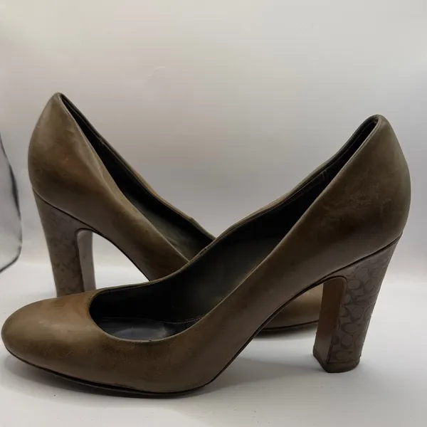 COACH Sloane Brown Leather Logo Block Heel Pumps Size 8.5B Classic Round Toe - Image 2