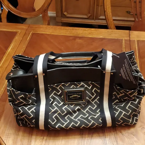 Tommy Hilfiger purse, @ 12" x 8" , like new - Image 2
