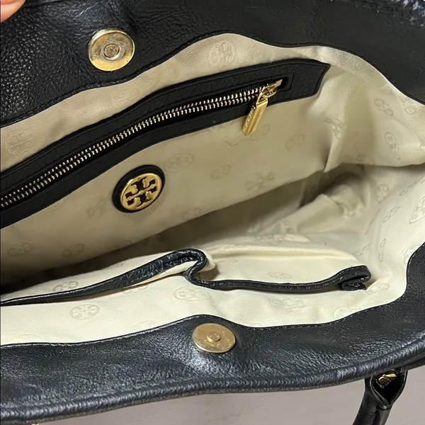 Tory Burch Black Leather Shoulder Bag with Gold Accents D10 - Image 3