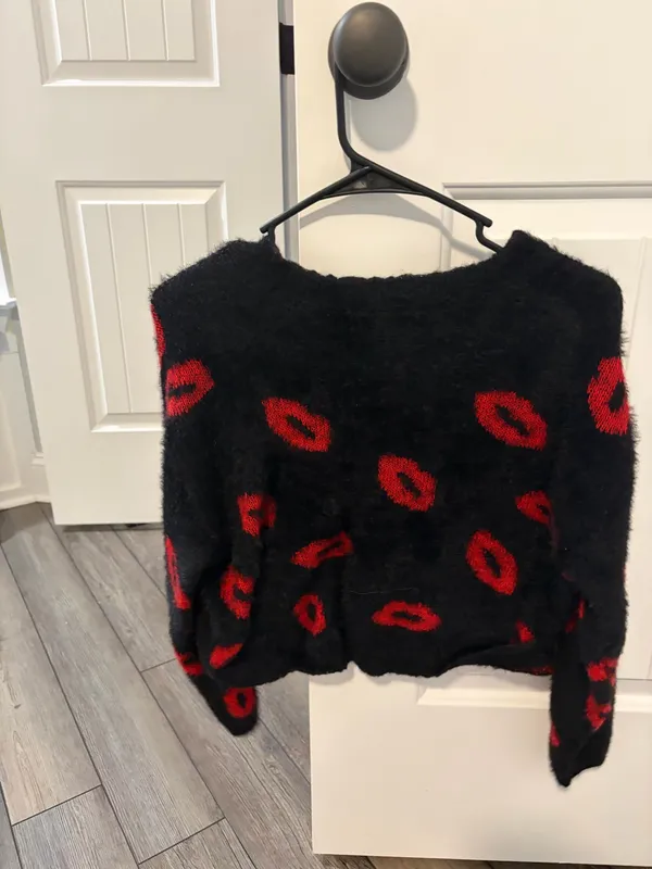 Lulus black sweater - Image 2