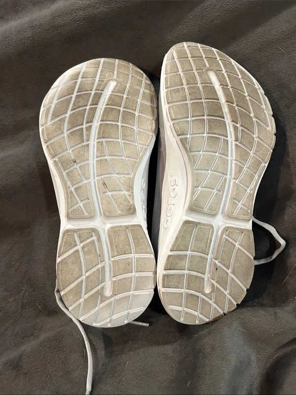 OOFOS Sport Recovery Shoe White Size 9 - Image 2