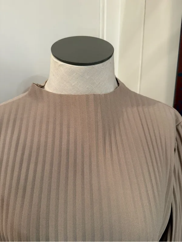 Babaton Aritzia Women's Long-Sleeve Ribbed Mock Neck Top - Beige Sz S - Image 3