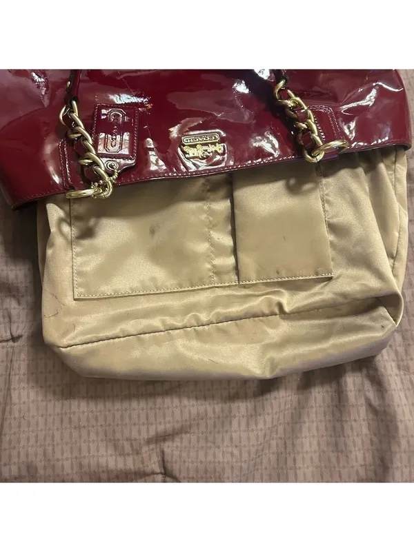 Coach Patent leather shoulder bag - Image 9