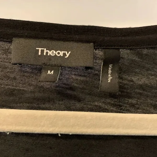 Theory Women’s V-Neck Tee Shirt Size Medium - Image 3