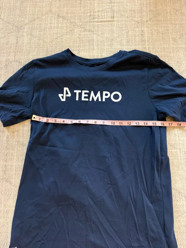 Nike Tempo Dri-Fit Logo Navy Performance Tee Medium - Image 3