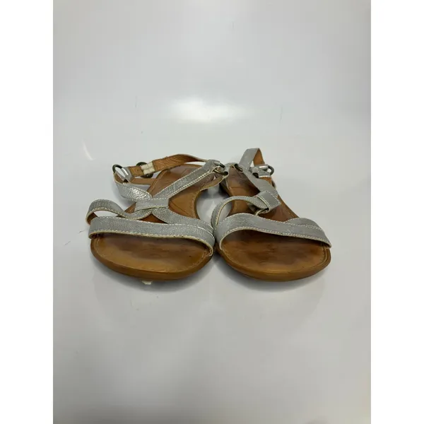 Born Strappy Sandals Womens 8 Silver Excellent Metallic Leather Flat Buckle‎ - Image 2