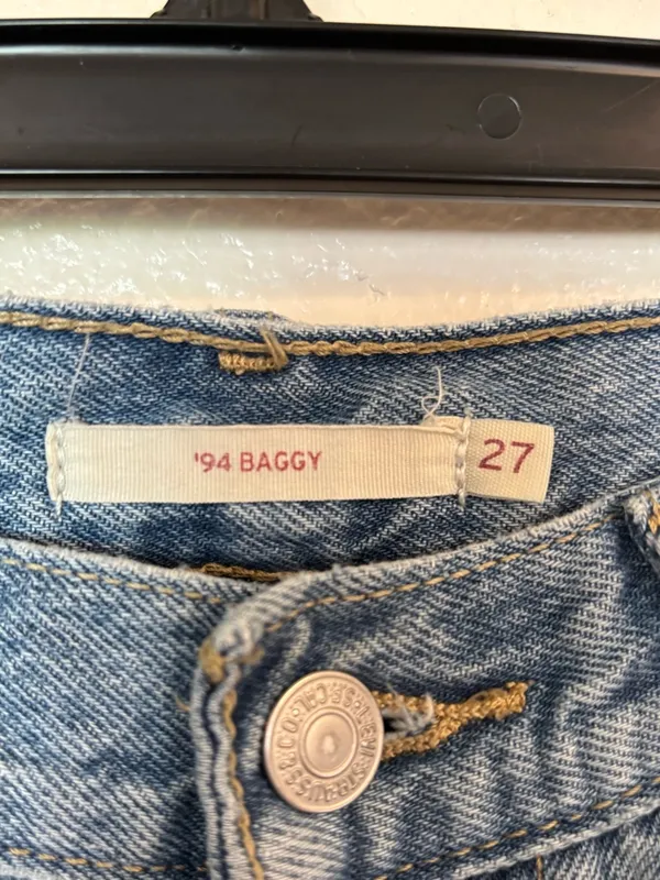 LEVIS 100% Cotton 94’ Baggy Distressed Jeans - Image 5