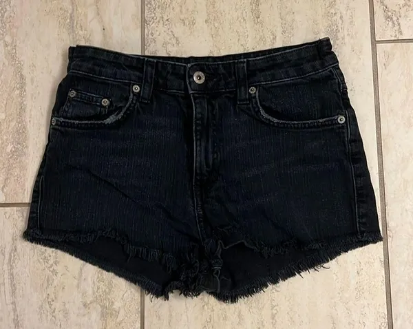 Carmar black denim shorts size 26 - Image 2
