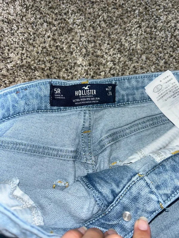 Hollister Ultra High-Rise Dad Jeans - Image 2