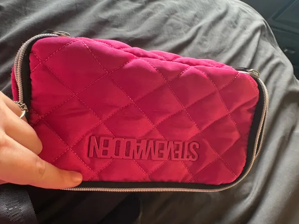 STEVE MADDEN Pink Quilted Crossbody Lunch Bag - Image 4