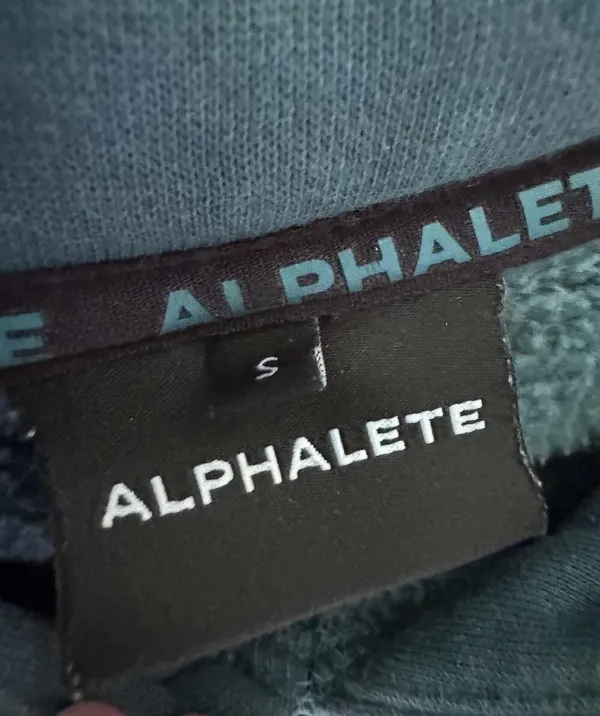 Alphalete Women's Cropped Long Sleeve Hoodie in Teal - Image 5