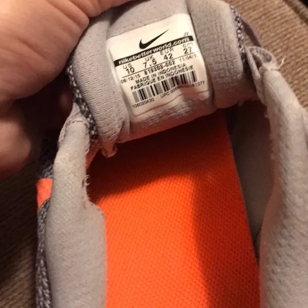 Nike shoes - Image 6
