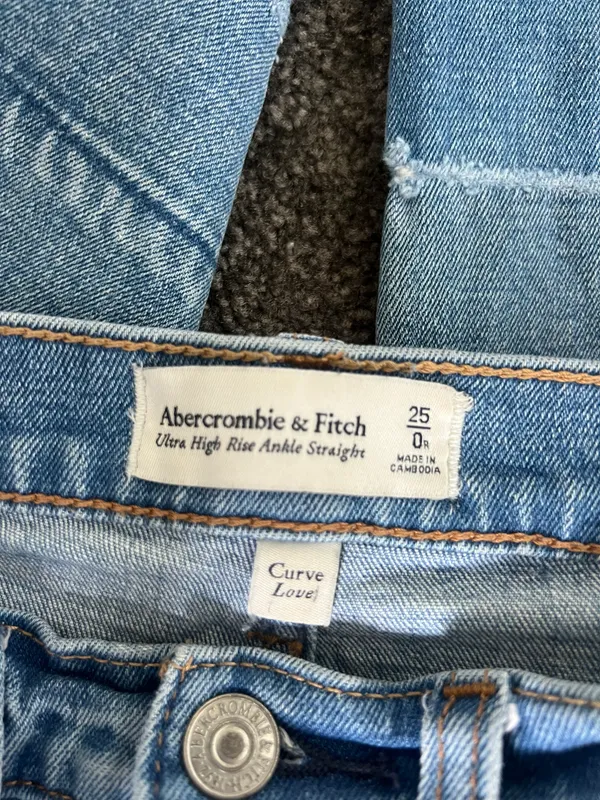 Abercrombie Jeans - Image 4
