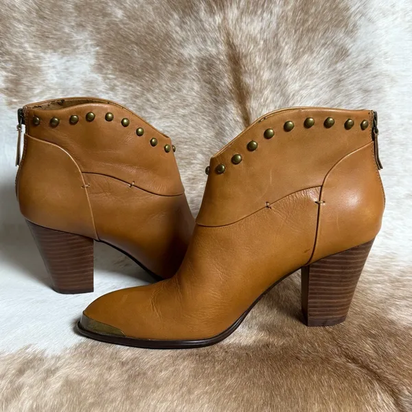 B MAKOWSKY QUINCY‎ LEATHER ANKLE BOOTS Size 8 B45 - Image 9