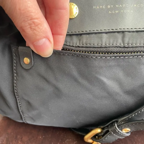 Marc Jacobs Preppy Nylon Messenger Bag Black Gold $200 - Image 5