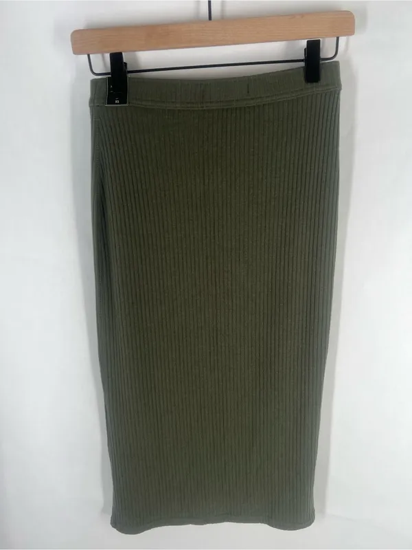 Abercrombie & Fitch Olive Green Ribbed Midi Skirt with Side Slit - Image 5