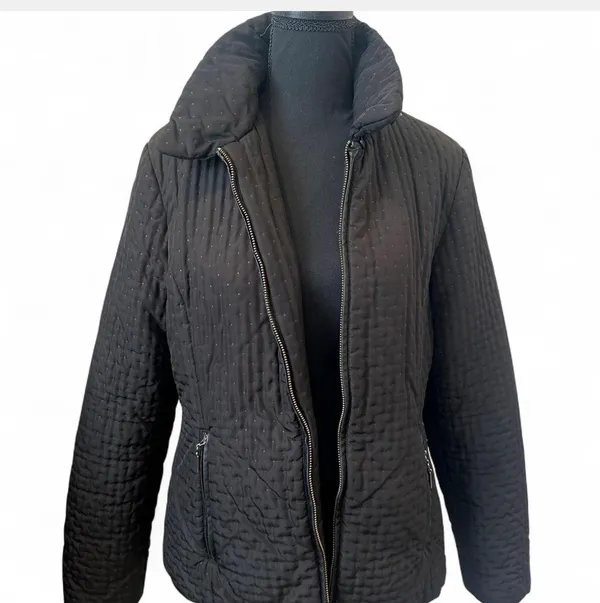 Black quilted jacket size medium full zipper - Image 3