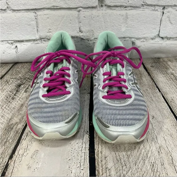 Women's Dynaflyte Running Shoe Size 6.5 - Image 3