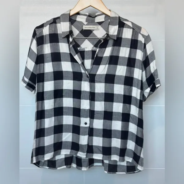 Abercrombie & Fitch Women’s Black White Gingham Button‎ Front Top Size Large - Image 2