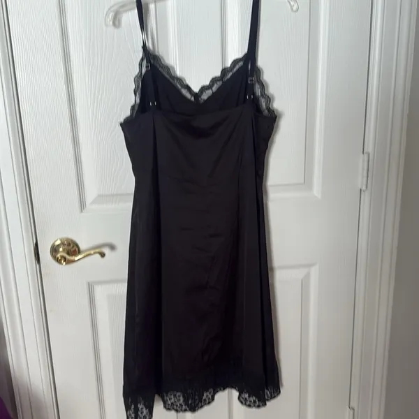 Elegant Black Lace Trim Slip Dress/sleep dress size large - Image 5