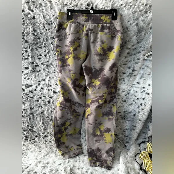 1049. Lululemon Scuba High-Rise Orbital Tie Dye Mauve Grey sz 6 - Image 5
