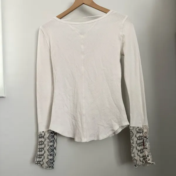 Free‎ People Medium Thermal V Neck Waffle Knit Aztec Cuff White Boho - Image 3