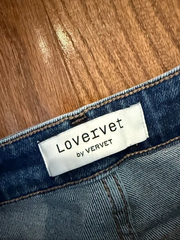 Lovervet dark wash high rise step hem jeans size 26 - Image 4